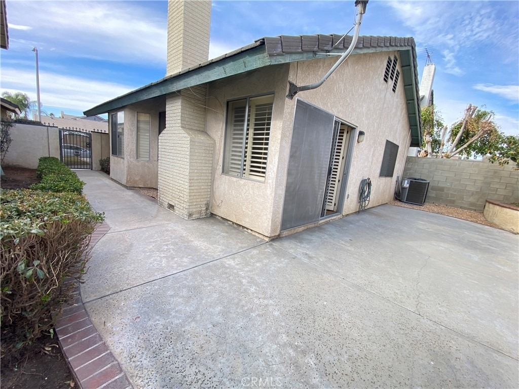 1084 Jacaranda Road - Photo 18