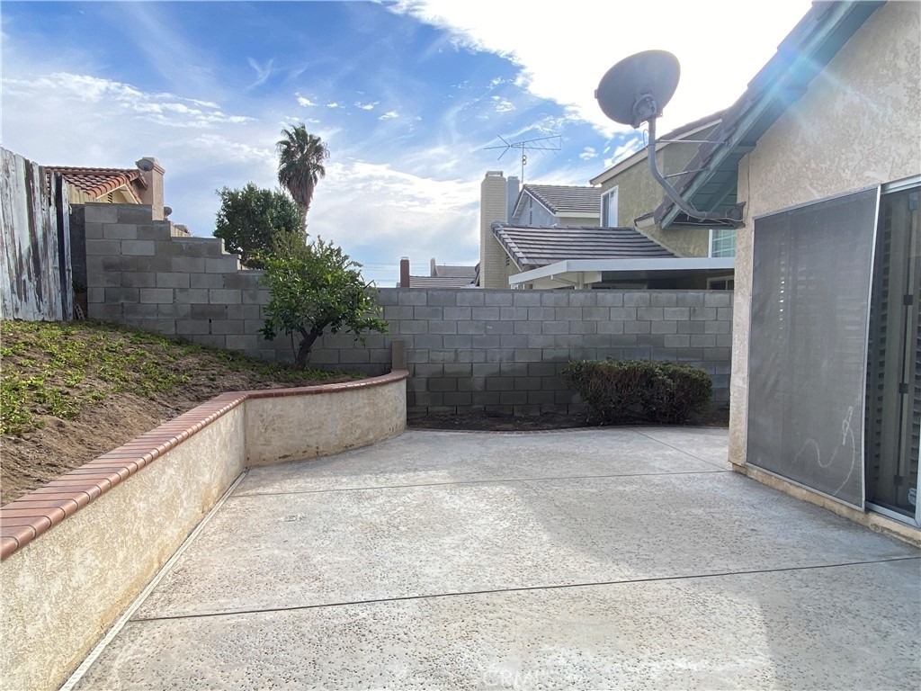 1084 Jacaranda Road - Photo 16