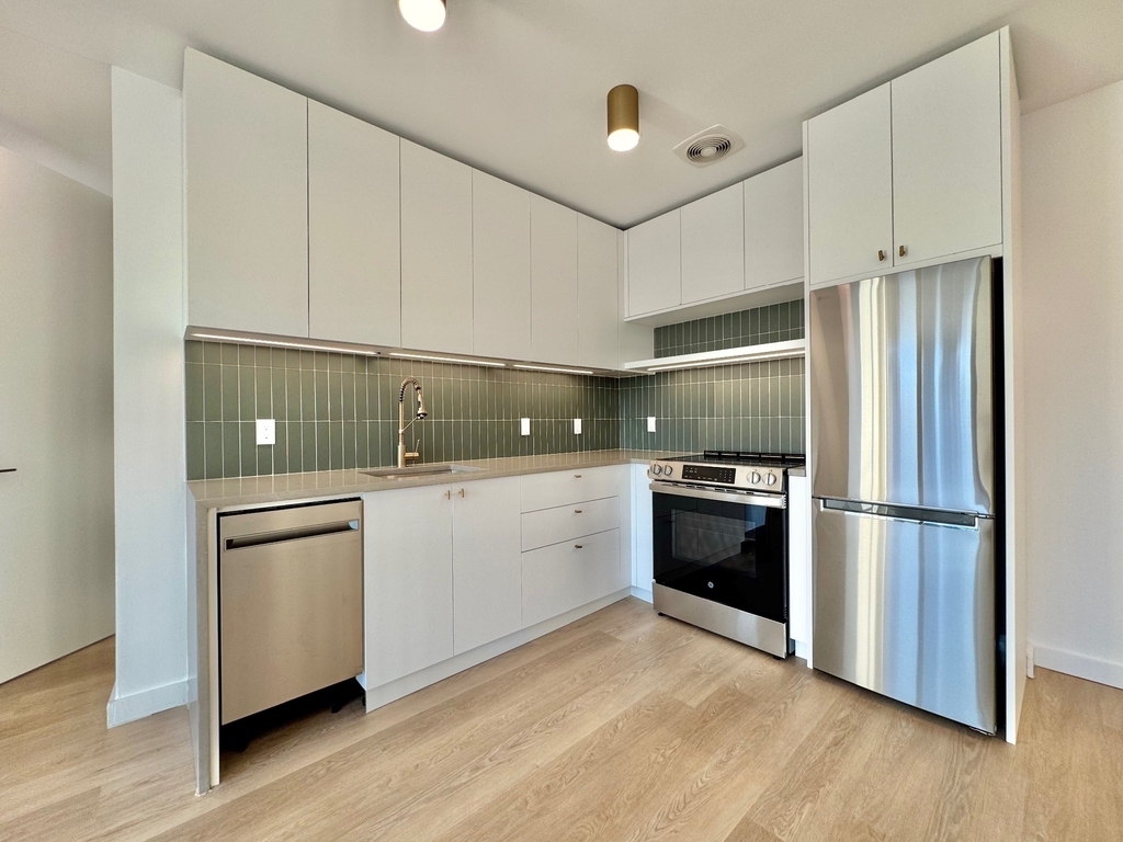 527 Grand Avenue - Photo 2