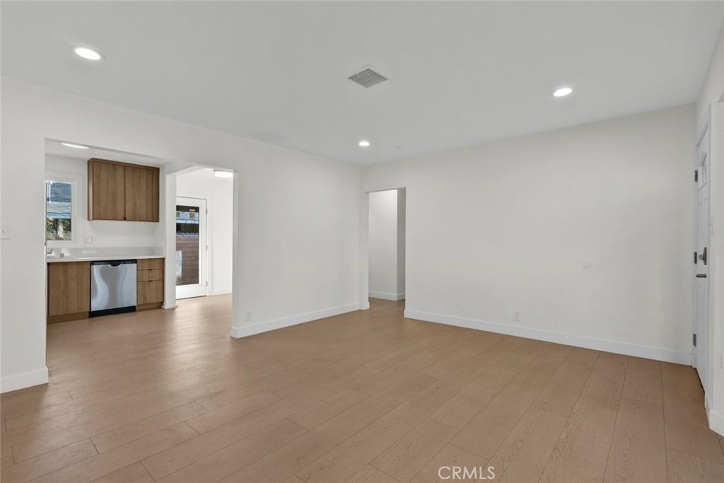 6661 1/2 Beck Avenue - Photo 5