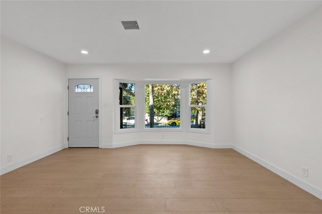 6661 1/2 Beck Avenue - Photo 4