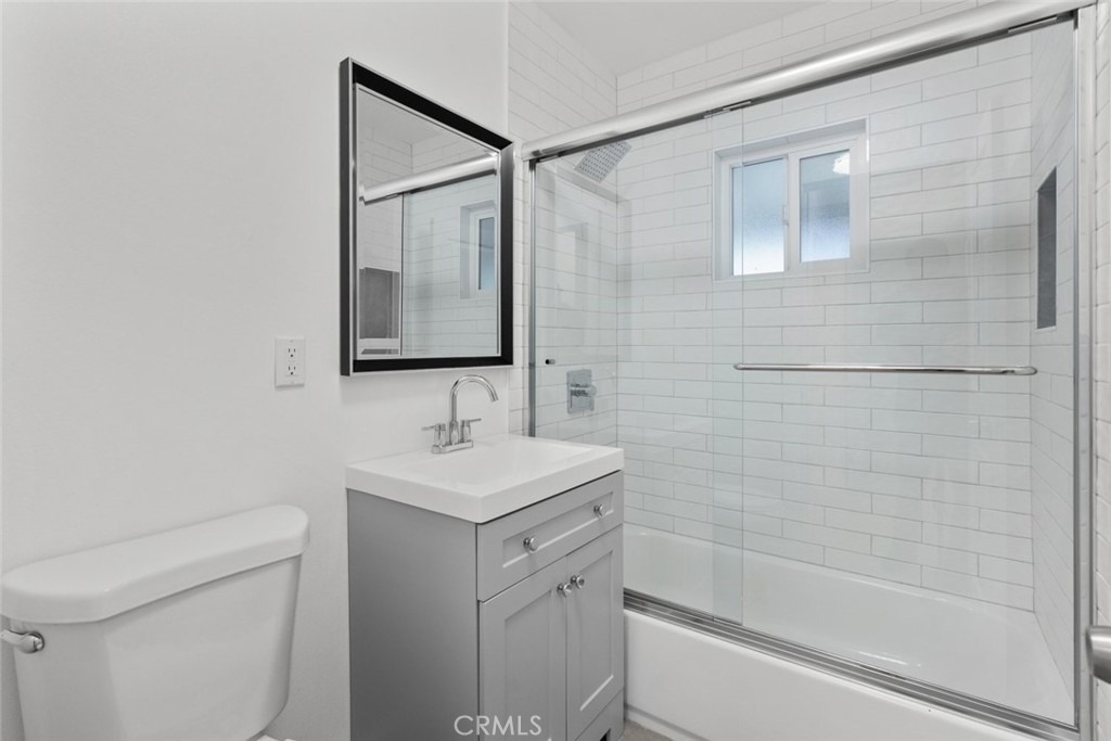 6661 1/2 Beck Avenue - Photo 12