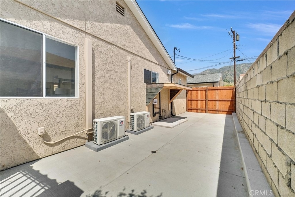 2305 Sesmas Street - Photo 24
