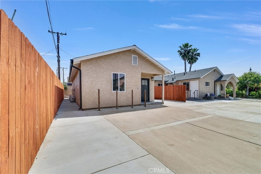 2305 Sesmas Street - Photo 26