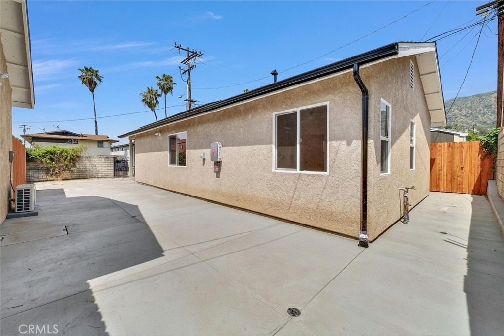2305 Sesmas Street - Photo 27