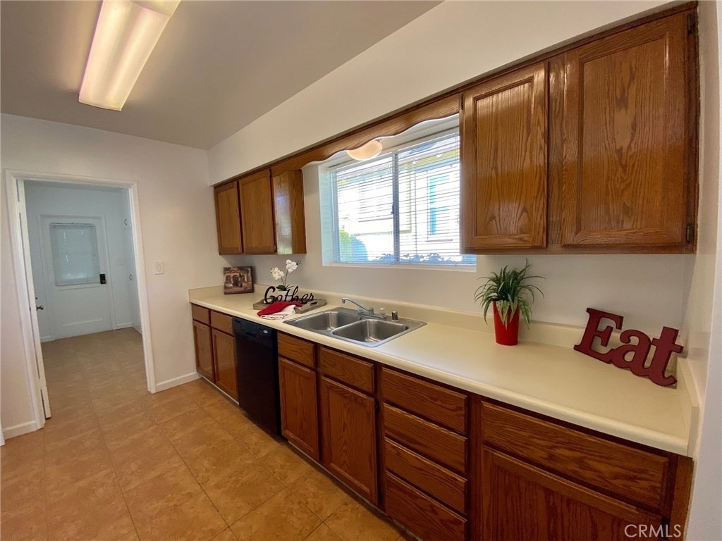 139 Acacia Avenue - Photo 17