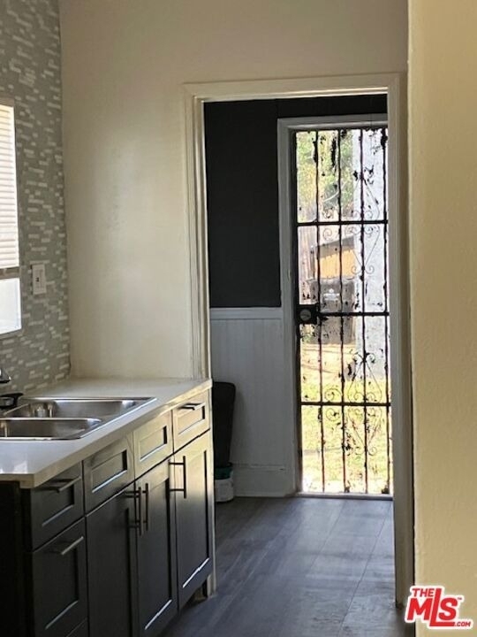 429 1/4 W Queen Street - Photo 6
