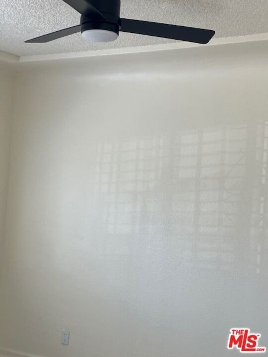 429 1/4 W Queen Street - Photo 2