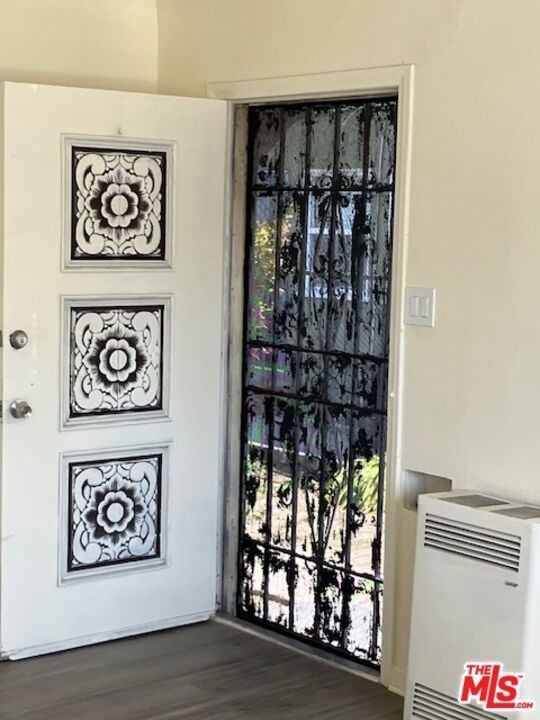 429 1/4 W Queen Street - Photo 1