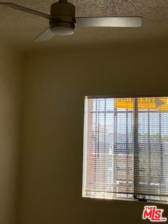429 1/4 W Queen Street - Photo 4