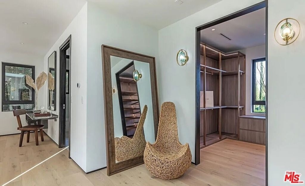 1271 Sunset Plaza Drive - Photo 16