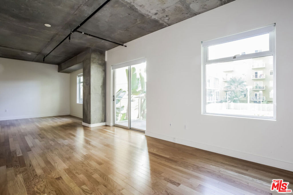 645 W 9th Street - Photo 8