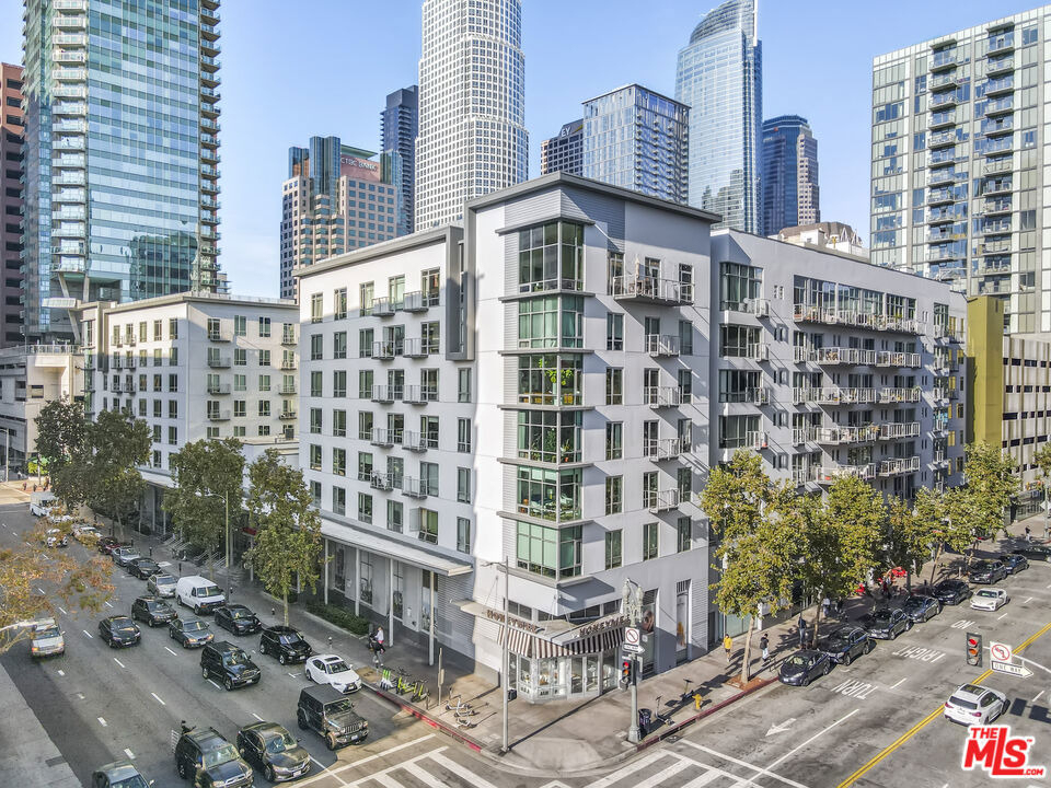 645 W 9th Street - Photo 24