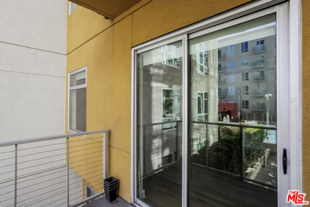 645 W 9th Street - Photo 17