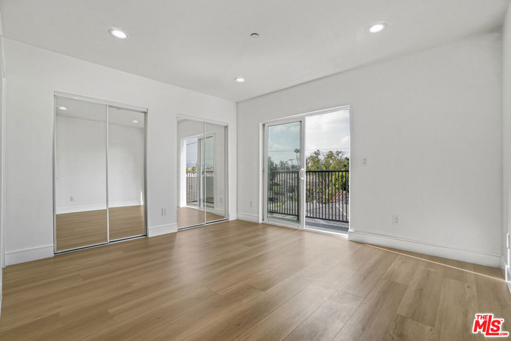 2057 2/4 S Garth Avenue - Photo 21