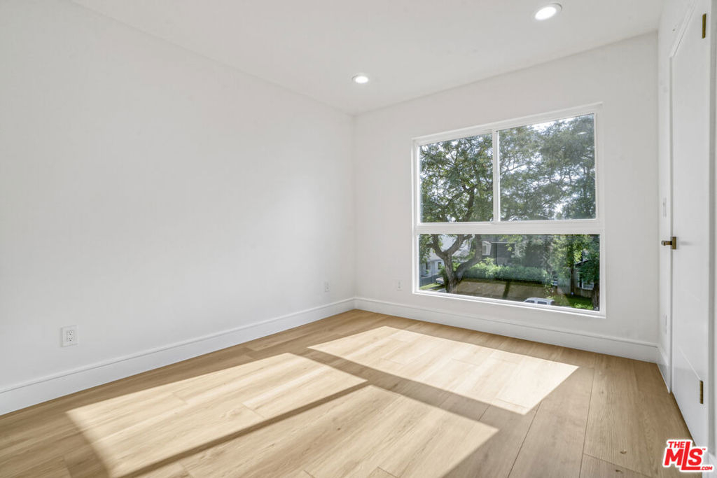 2057 2/4 S Garth Avenue - Photo 17