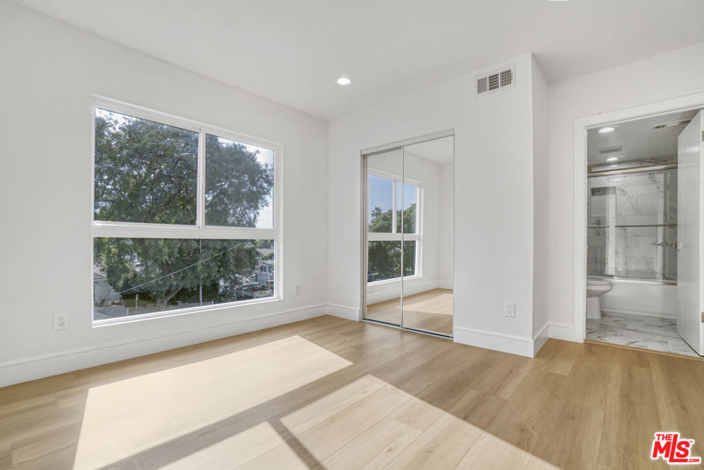 2057 2/4 S Garth Avenue - Photo 19