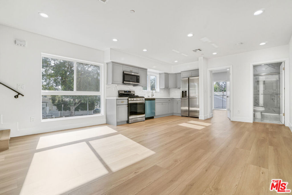 2057 2/4 S Garth Avenue - Photo 10