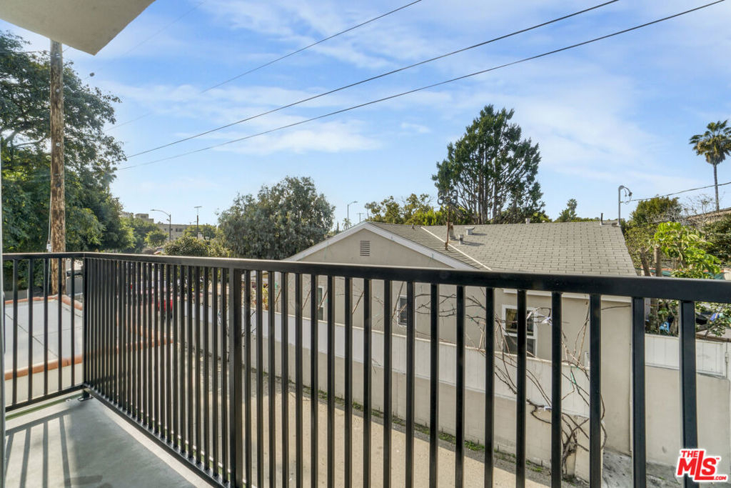 2057 2/4 S Garth Avenue - Photo 15