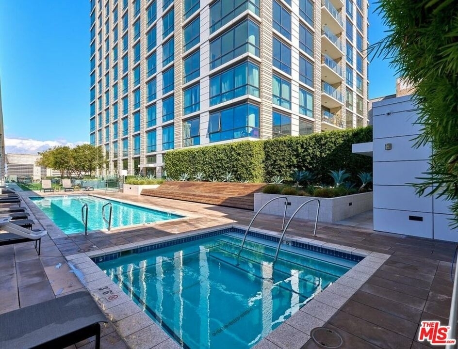 400 S Broadway - Photo 19