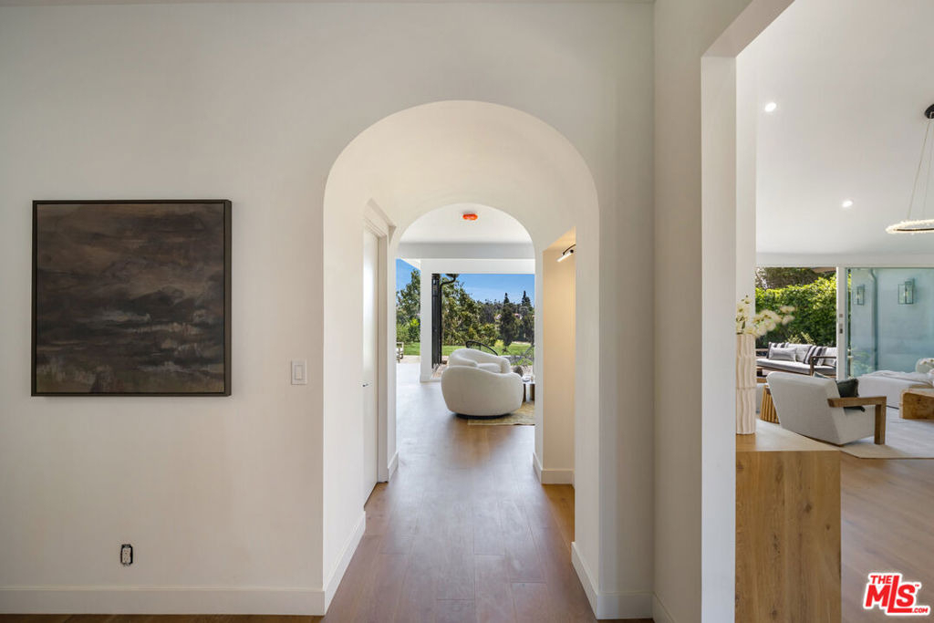 992 Napoli Drive - Photo 2