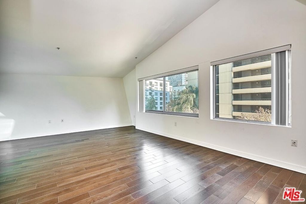 901 S Flower Street - Photo 23