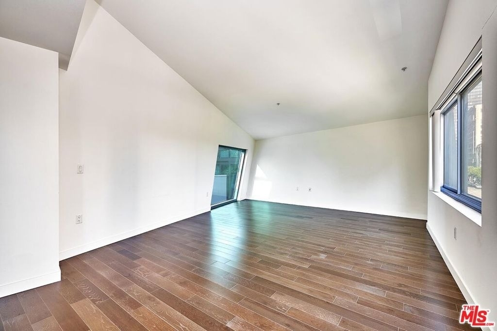 901 S Flower Street - Photo 22