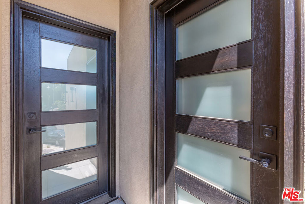 8012 Zeus Dr - Photo 4