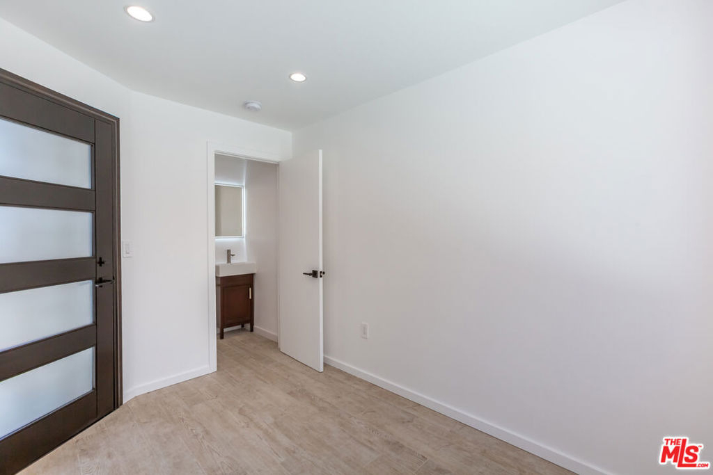 8012 Zeus Dr - Photo 28