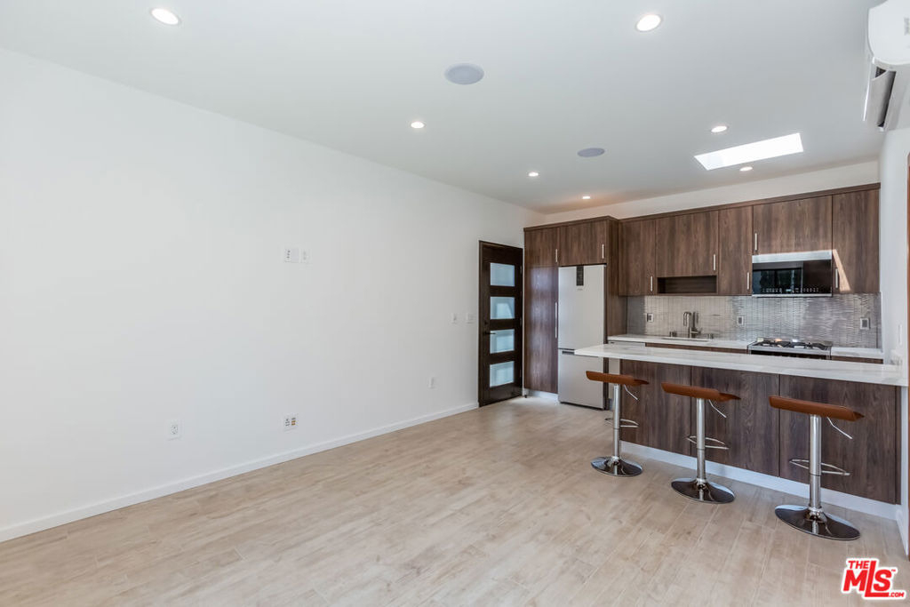 8012 Zeus Dr - Photo 3