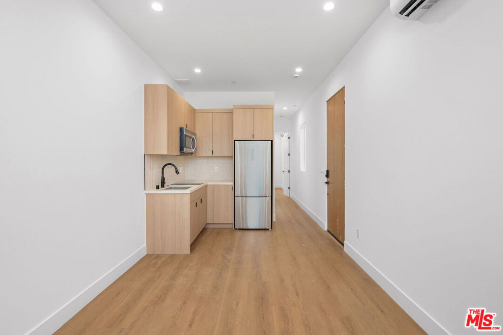 5225 W 20th Street - Photo 4