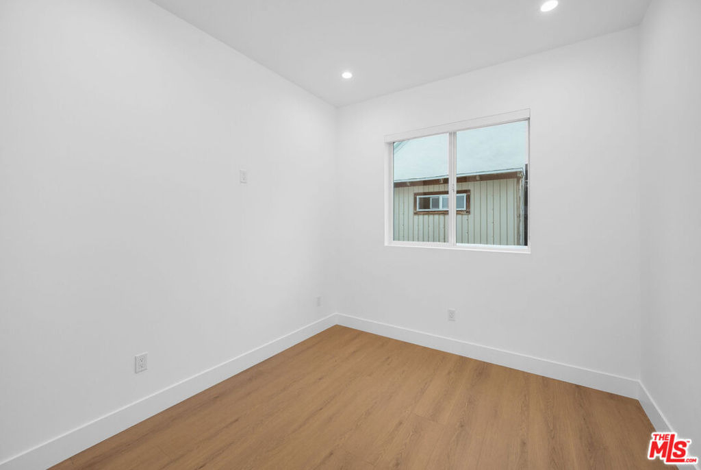 5225 W 20th Street - Photo 8