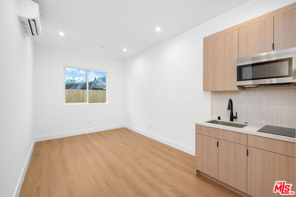 5225 W 20th Street - Photo 3
