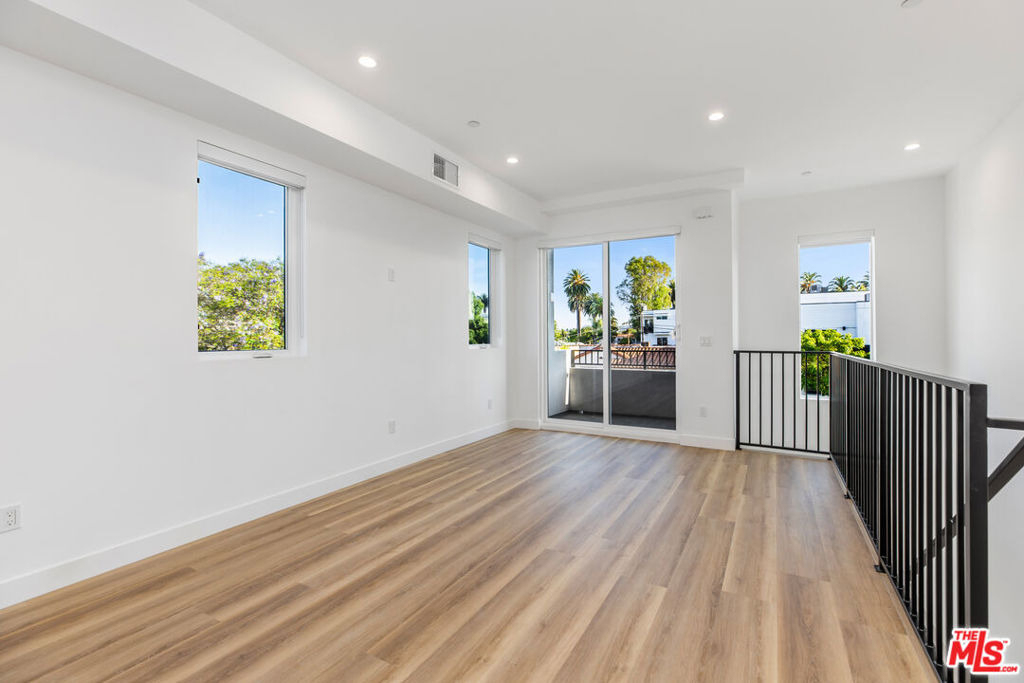 5223 W 20th Street - Photo 4