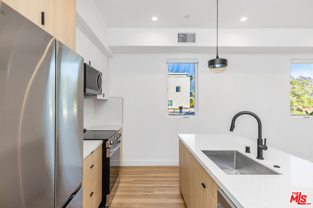 5223 W 20th Street - Photo 6