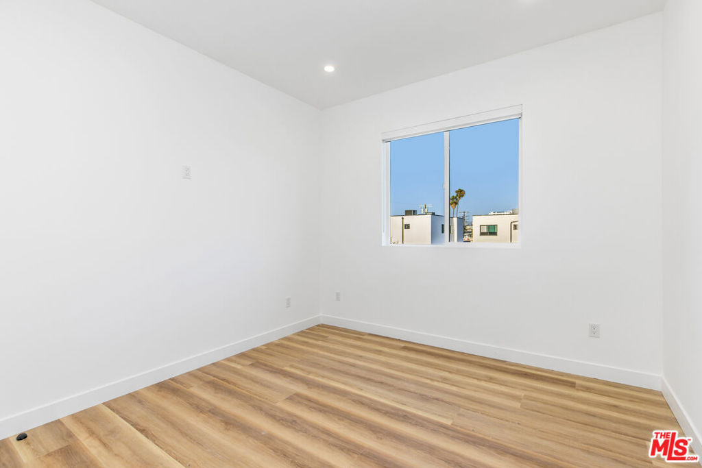5223 W 20th Street - Photo 18