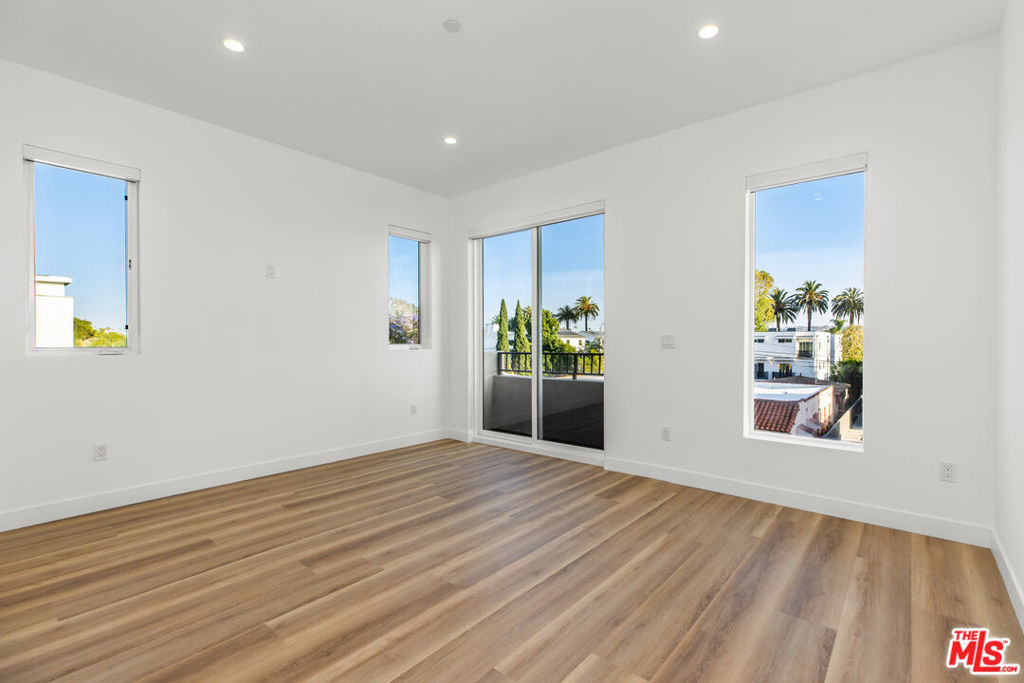 5223 W 20th Street - Photo 8