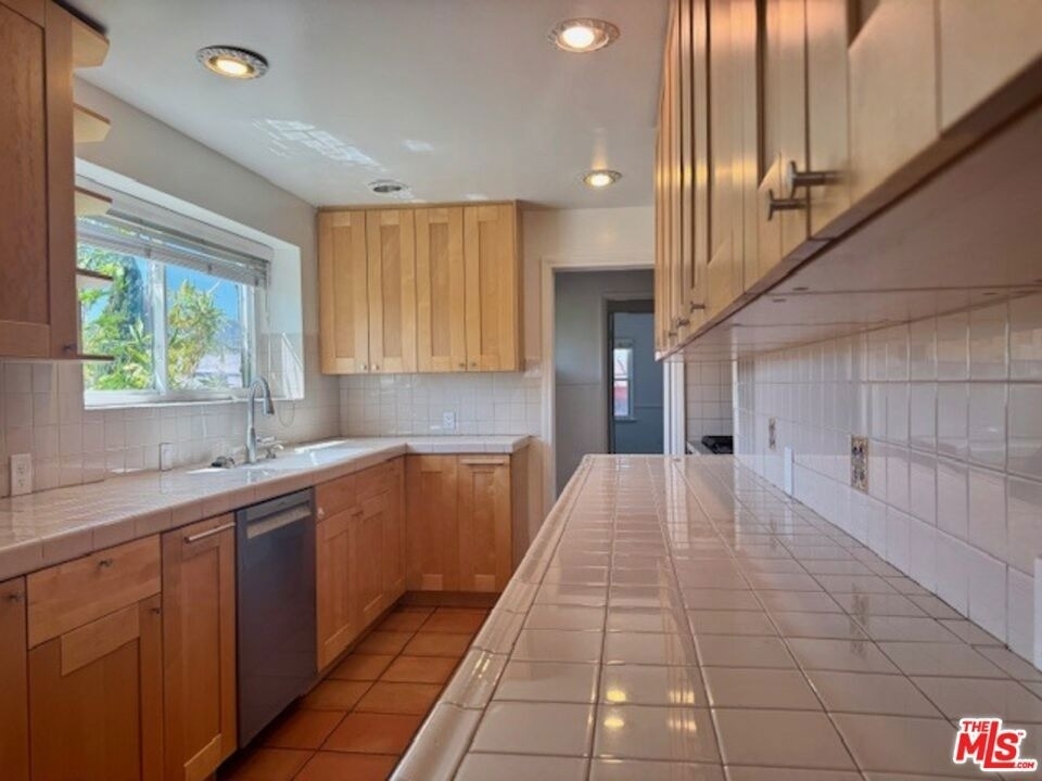 8283 W 4th Street - Photo 13