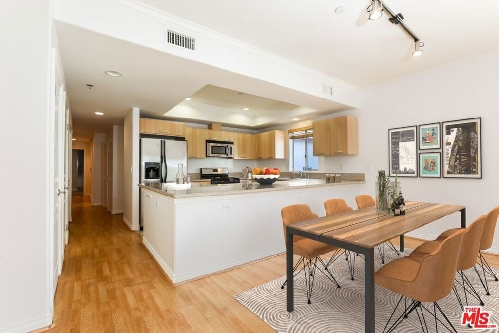 10633 Eastborne Avenue - Photo 20