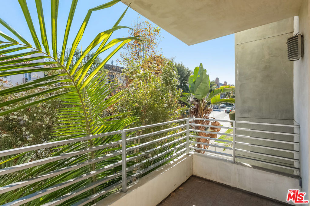 10633 Eastborne Avenue - Photo 13