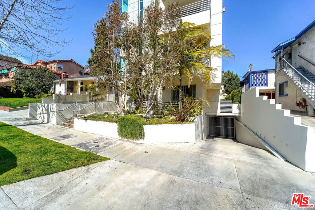 10633 Eastborne Avenue - Photo 1