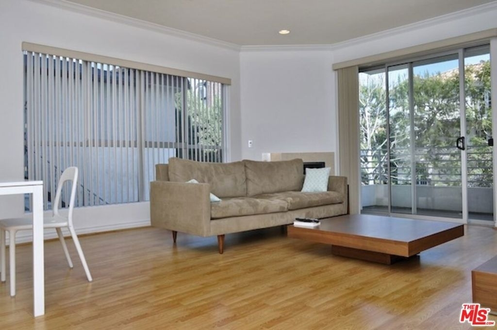 10633 Eastborne Avenue - Photo 3