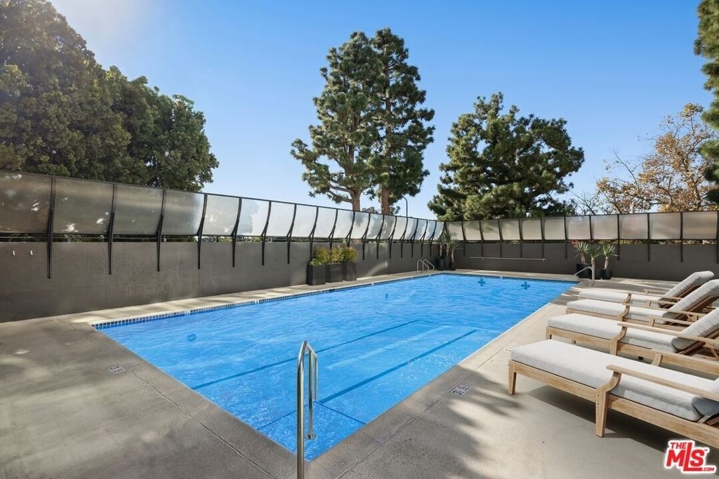 2220 Avenue Of The Stars - Photo 7