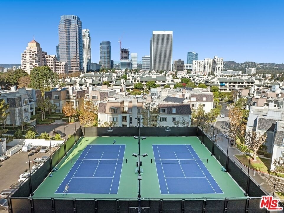 2220 Avenue Of The Stars - Photo 9