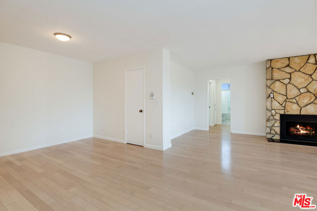 16169 W Sunset Boulevard - Photo 3