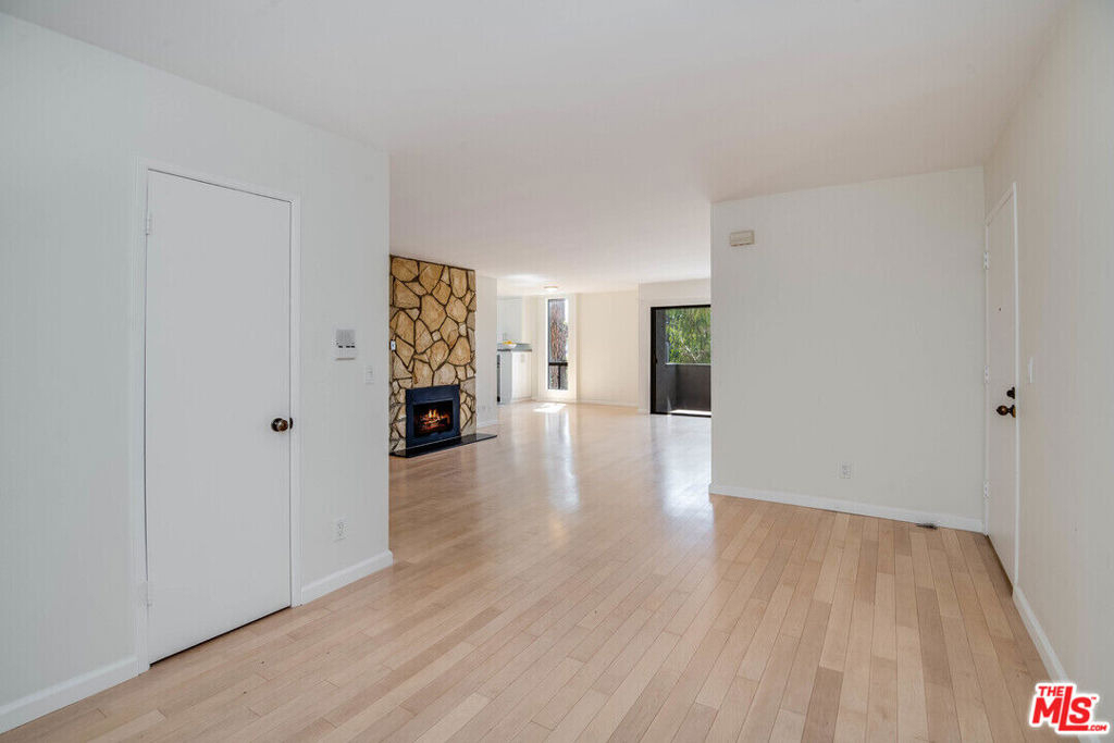 16169 W Sunset Boulevard - Photo 2