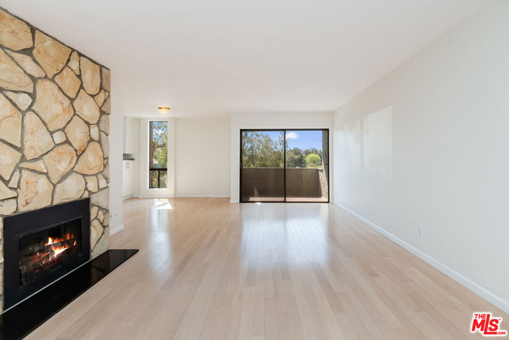 16169 W Sunset Boulevard - Photo 1