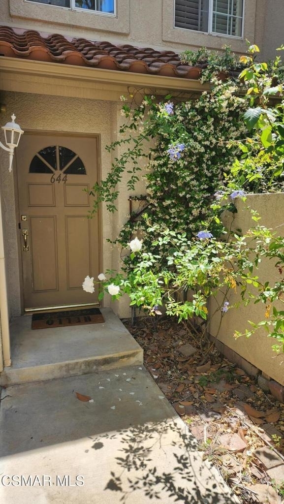 644 Warwick Avenue - Photo 1