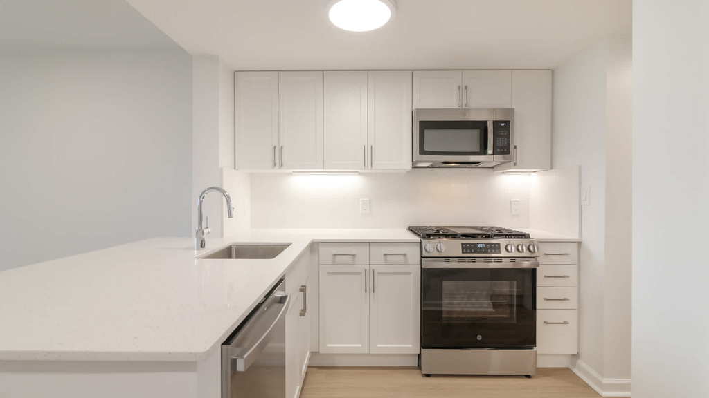 3000 N. Washington Blvd. - Photo 4