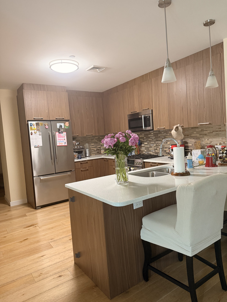 104 West End Avenue - Photo 0